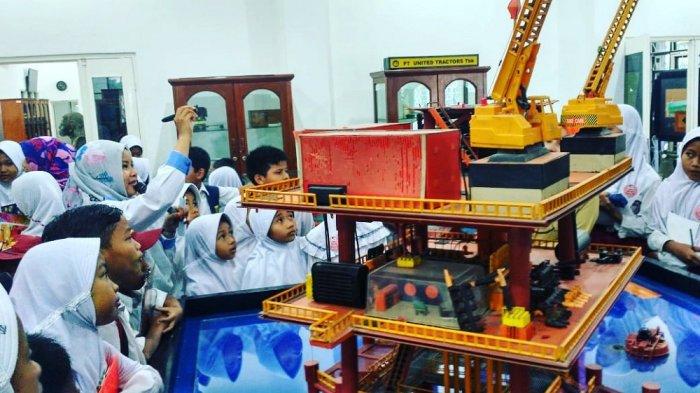 Museum Geoteknologi Mineral UPN Veteran Yogyakarta.