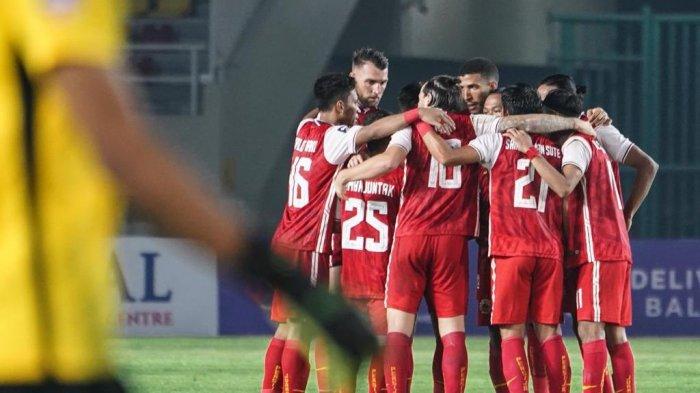 Penggawa Persija Jakarta saat tampil di leg kedua semifinal Piala Menpora 2021.