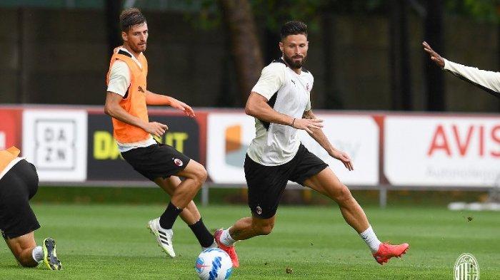 Striker Olivier Giroud jalani latihan perdana bersama AC Milan di Milanello, Selasa (27/7/2021) waktu setempat