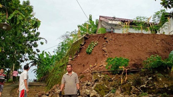 Tebing yang longsor pada Sabtu (30/01/2021) dini hari di Kalurahan Kedungpoh, Nglipar, Gunungkidul.