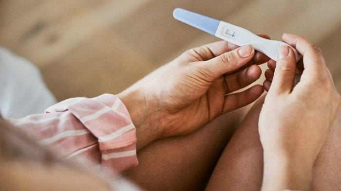 Tes Kehamilan menggunakan test pack