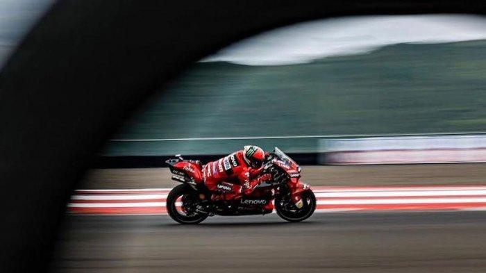 Pebalap Ducati Lenovo Francesco Bagnaia akan start di posisi ke-6 pada balapan MotoGP Mandalika, Minggu (20/3/2022).Pebalap Ducati Lenovo Francesco Bagnaia akan start di posisi ke-6 pada balapan MotoGP Mandalika, Minggu (20/3/2022).
