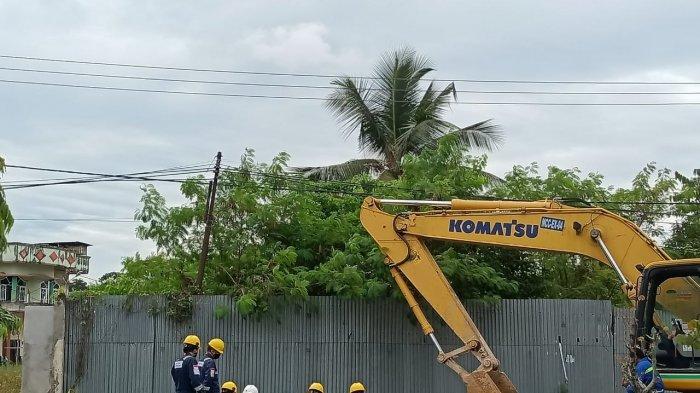 Aktivitas perbaikan titik kebocoran oleh PT Medco E&P Tarakan, Jumat (16/7/2021)