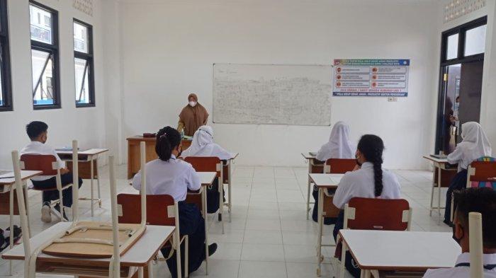 i
Ilustrasi, Kegiatan belajar mengajar di sekolah wilayah Kecamatan Malinau Kota, Kabupaten Malinau, Provinsi Kalimantan Utara, beberapa hari lalu