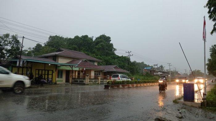 Ilustrasi, Hujan ringan pada sore hari di Kecamatan Malinau Kota, Kabupaten Malinau, Provinsi Kalimantan Utara, beberapa waktu lalu.