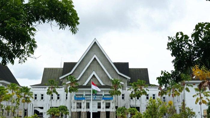Hujan ringan di Gedung DPRD Nunukan, Nunukan Selatan, belum lama ini.