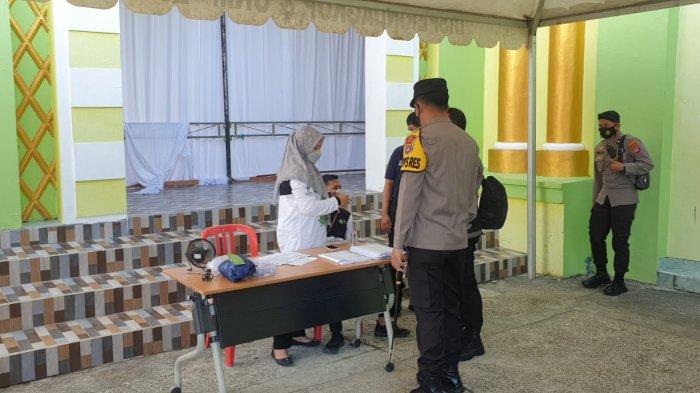 Kapolres Bulungan AKBP Ronaldo Maradona T.P.P Siregar, S.H., S.I.K saat meninjau persiapan vaksinasi merdeka di Masjid Agung Istiqomah Jln. Skip 1, Tanjung Selor Hilir, Tanjung Selor, Kabupaten Bulungan.