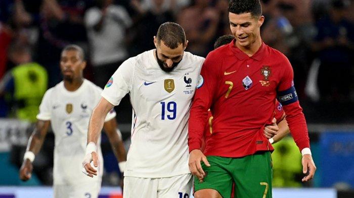 Karim Benzema dan Cristiano Ronaldo saat bersua di Euro 2020 pada laga Portugal vs Prancis, Kamis (24/6/2021). (Twitter / @EURO2020)