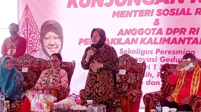 Mensos Risma saat melakukan kunjungan ke Desa Atap, Sembakung, Nunukan.