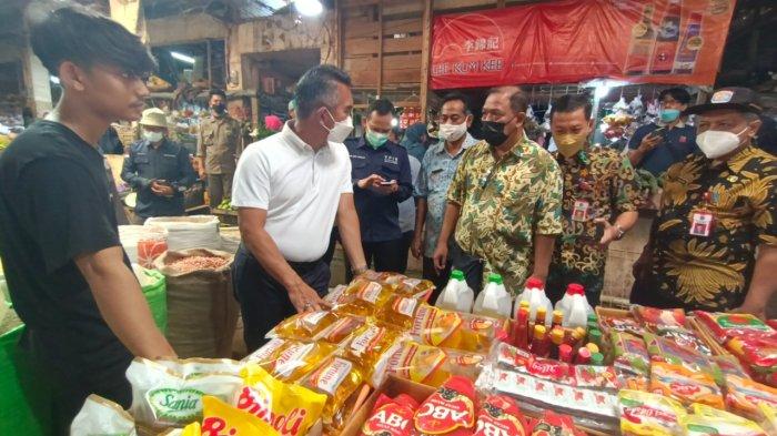 Walikota Tarakan Khairul tinjau minyak goreng di Pasar
