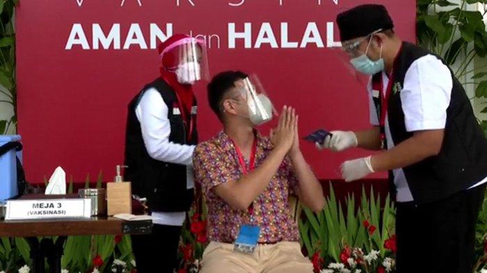 Raffi Ahmad disuntik vaksin corona Sinovac di Istana Kepresidenan, Rabu (13/01/2021) (Tangkapan Layar YouTube Sekretariat Presiden)