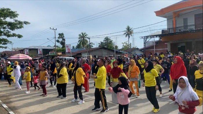 Semarak HUT ke-58 Partai Golkar, DPD Golkar gelar senam massal berhadiah, Minggu (16/10/2022) kemarin. (TRIBUNKALTARA.COM / HANNA)