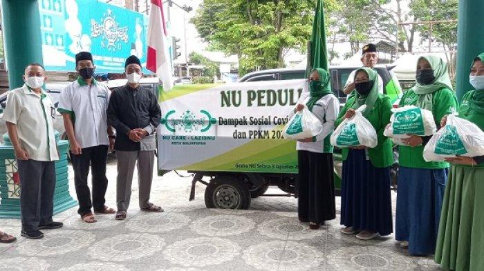 PCNU Kota Balikpapan menyalurkan 600 paket sembako kepada warga terdampak pandemi Covid-19 di Kota Balikpapan.