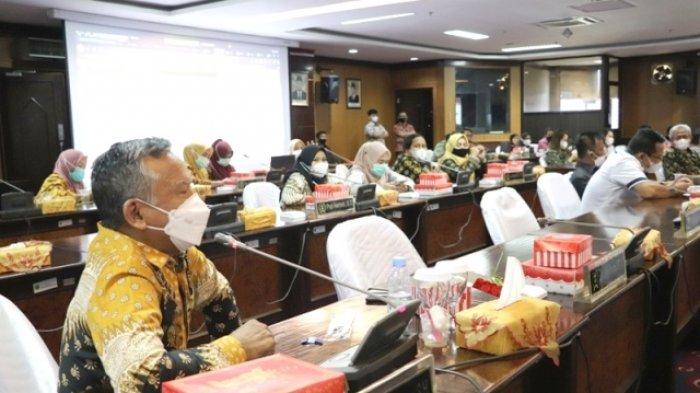Suasana bimtek penginputan Pokok-pokok Pikiran (Pokir) DPRD dalam aplikasi Sistem Informasi Pemerintahan Daerah (SIPD) Kemendagri Republik Indonesia, Kamis (18/3/2021).