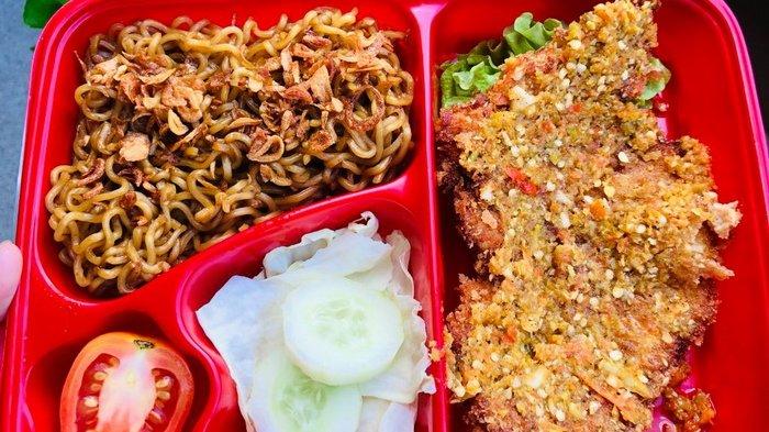 Menu kuliner Chicken Katsu produksi makanan homemade Ms. Kitchin di Tarakan, Kaltara.