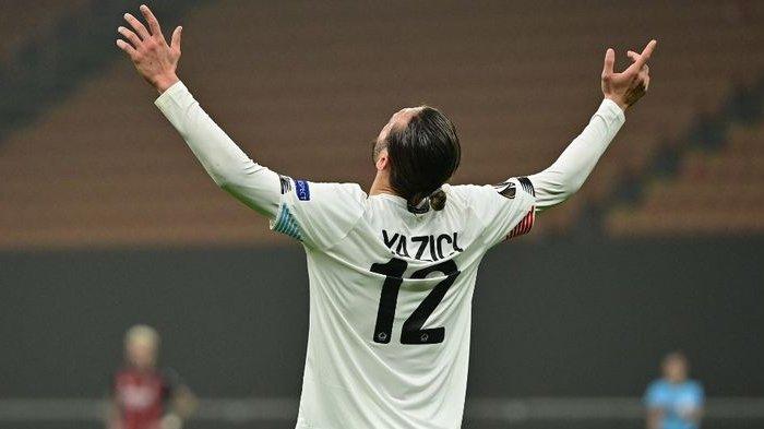 Gelandang Lille Yusuf Yazici berselebrasi usai membobol gawang AC Milan pada laga matchday ketiga Grup H Liga Europa 2020-2021 di Stadion San Siro, Kamis (5/11/2020) atau Jumat dini hari WIB.