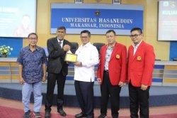 Beri Kuliah Umum di Dies Natalies Fisip Unhas, Irianto Bahas Strategi Menata Wilayah Perbatasan