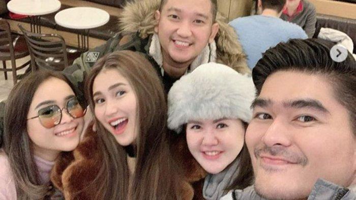 Kebersamaan Ayu Ting Ting dan Brata Angga Kartasasmita.