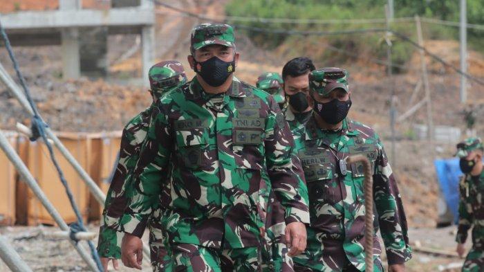 Kepala Staf Umum (Kasum) TNI, Letjen TNI Eko Margiyono menyambangi Mako Kogabwilhan II di Amborawang, Samboja, Rabu (15/9/2021). TRIBUNKALTIM.CO/DWI ARDIANTO