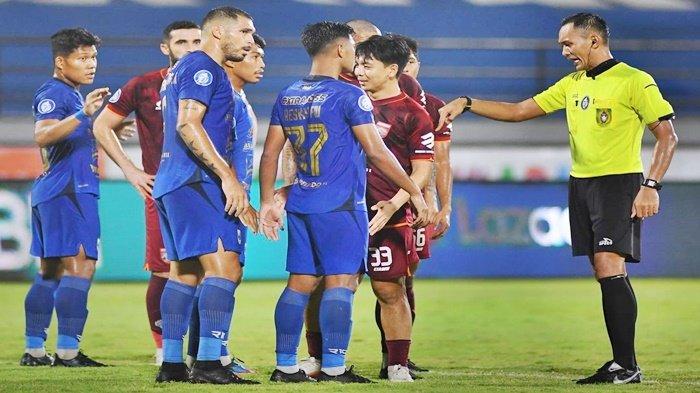 Pertandingan Borneo FC Samarinda melawan PSIS Semarang berakhir imbang 1-1 di Stadion I Wayan Dipta, Gianyar Bali.
