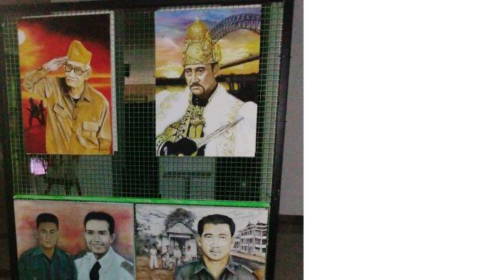 29 lukisan potret pejuang Balikpapan dan pahlawan nasional karya pelukis Yuyun Dorojatun dan Herry Trunajaya BS dipamerkan di Mal Plaza Balikpapan.