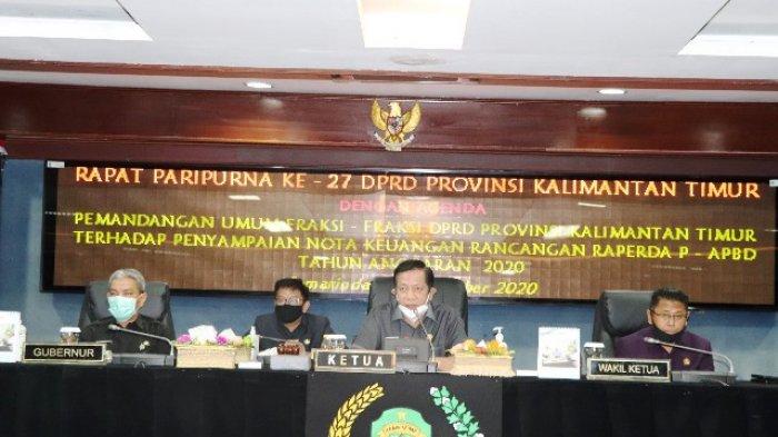 PARIPURNA KE- 27- Delapan Fraksi di DPRD Kaltim menyampaikan Pemandangan Umum Fraksi terhadap Nota Keuangan Rancangan Peraturan Daerah (Raperda) tentang Perubahan Anggaran Pendapatan dan Belanja Daerah (P-APBD) Kaltim Tahun Anggaran 2020, Rabu (16/9).