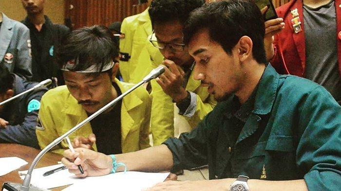 Manik Marganamahendra (kiri) dan Royyan Abdullah Dzakiy (kanan)
