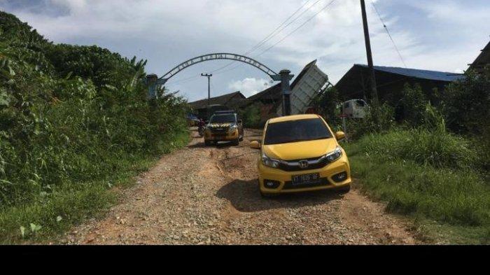 Kondisi jalandari Desa Loh Sumber ke Desa Sungai Payang Kecamatan Loa Kulu Kutai Kartanegara masih sangat memprihatinkan. TRIBUNKALTIM.CO, ARIS JONI (TRIBUNKALTIM.CO, ARIS JONI)