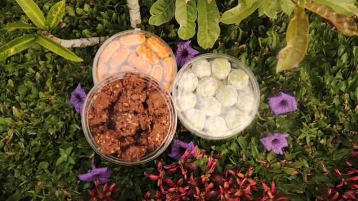 Paket Hampers di MaxOne Hotel Balikpapan. Cukup dengan Rp 150.000, kalian sudah dapat 3 box kue kering 200 gr.