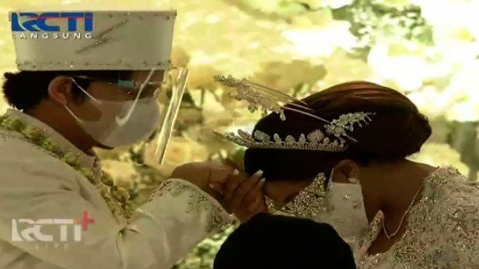 Atta Halilintar dan Aurel Hermansyah saat sah menjadi suami istri, Sabtu (3/4/2021) (RCTI)