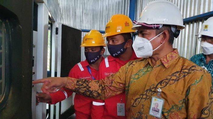 Pengoperasian listrik selama 24 jam diresmikan oleh perwakilan tokoh masyarakat yang juga anggota DPR RI Deddy Yevri H Sitorus bersama General Manager PLN UIW Kaltimra Saleh Siswanto pada Rabu (24/02).