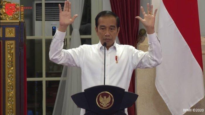Presiden Joko Widodo (Jokowi) membuat gestur mengangkat tangan setelah menyampaikan kemungkinan reshuffle kabinet, dalam Sidang Kabinet Paripurna, Kamis (18/6/2020), diunggah Minggu (28/6/2020).