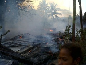 Apes, Suami dan Istri Sedang Berada di Kebun, Rumah Ludes Terbakar, Ini Kronologinya