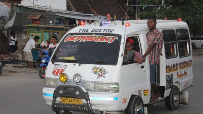 Mobil Pick Up Jadi Moda Transportasi Alternatif Di Kupang Pos Kupang