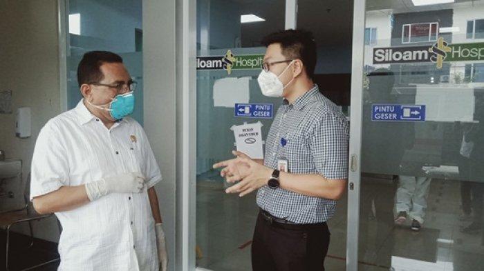 Wakil Ketua Komisi V DPRD NTT, Mohammad Ansor bersama Dirut RS Siloam, dr. Hans Lee saat memantau ruangan IGD