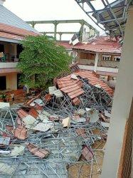 Kantor Bupati Sabu Raijua Rusak Berat Pelayanan Lumpuh