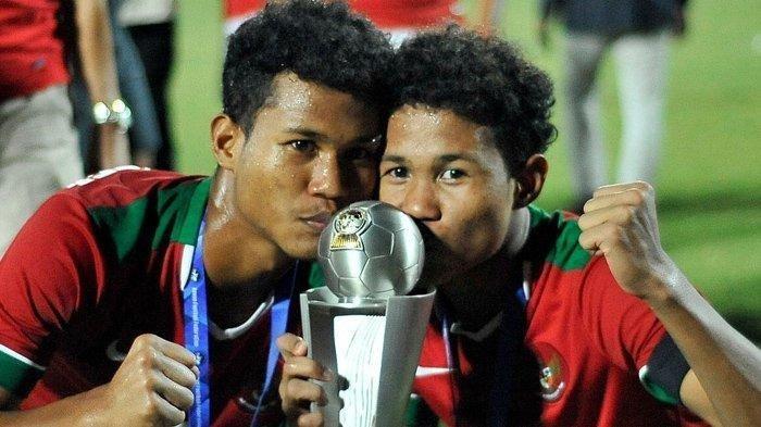 Pemain kembar Timnas Indonesia U19, Amirudin Bagas Kaffa Arrizqi dan Amirudin Bagus Kahfi Alfikri