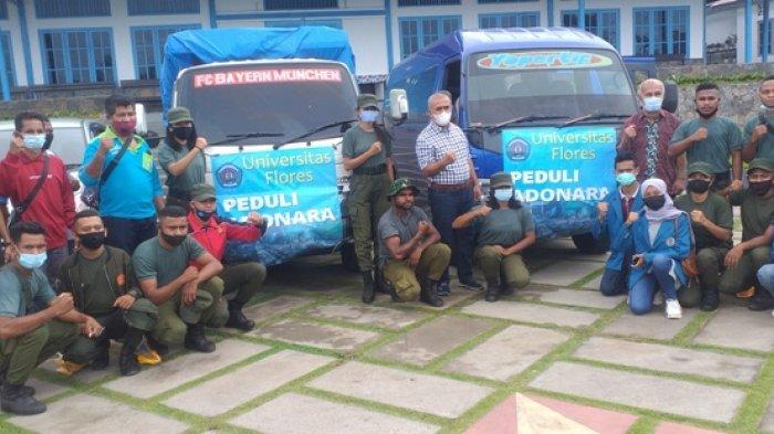 BANTUAN/ Tim Relawan Uniflor Ende berfoto sesaat sebelum menuju Adonara guna membawa bantuan kepada warga yang terkena bencana, Rabu (7/4/2021).