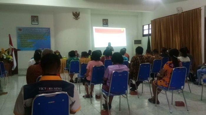 HEARING--Kegiatan hearing atau dialog tentang rancangan peraturan daerah (Ranperda) Prakarsa DPRD Provinsi NTT dengan Pemkab Belu di Aula Lantai I Kantor Bupati Belu, Jumat (23/10/2020
