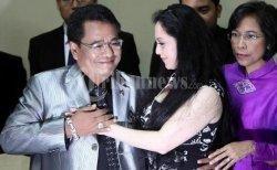 Kisah Cinta Hotman Paris & Meriam Bellina, Sang Pengacara Tunggu 20 Tahun Luluhkan Hati Sang Artis