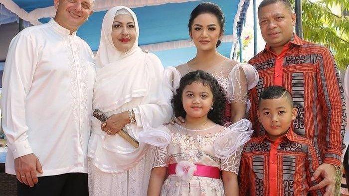 Keluarga Raul Lemos dan Mantan Istri