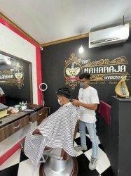 Kisah Manajer Hotel di Labuan Bajo Manggarai Barat Banting Stir Buka Barbershop