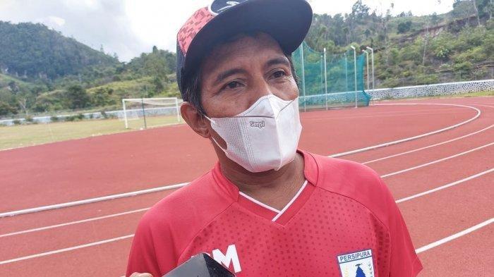 Manajer Klub Persipura Jayapura, Bento Madubun - Persipura Jayapura masih menunggu kepastian dari KONI Papua terkait penggunaan Stadion Mandala Jayapura sebagai homebase di Piala AFC.