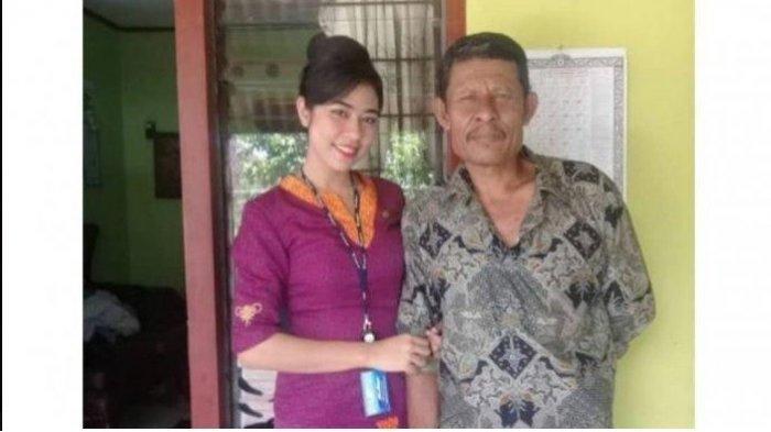 Mia Trestiyani Wadu (kiri) bersama ayahnya - Kepergian Mia, pramugari pesawat Sriwijaya Air SJ-182 rute Jakarta-Pontianak yang jatuh di Kepulauan Seribu meninggalkan cerita.