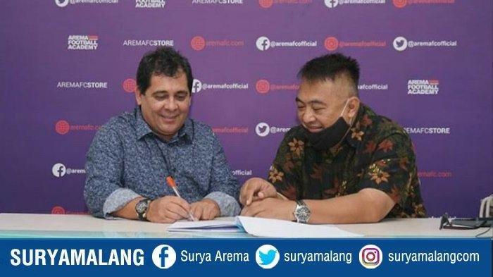 Pelatih dan General Manager Arema FC, Carlos Oliviera dan Ruddy Widodo
