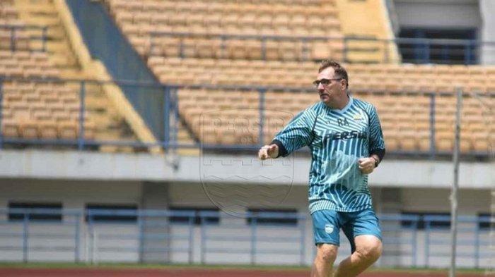 Pelatih Persib Bandung Rene Robert Alberts