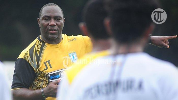 Pelatih Persipura Jayapura, Jacksen F Tiago.