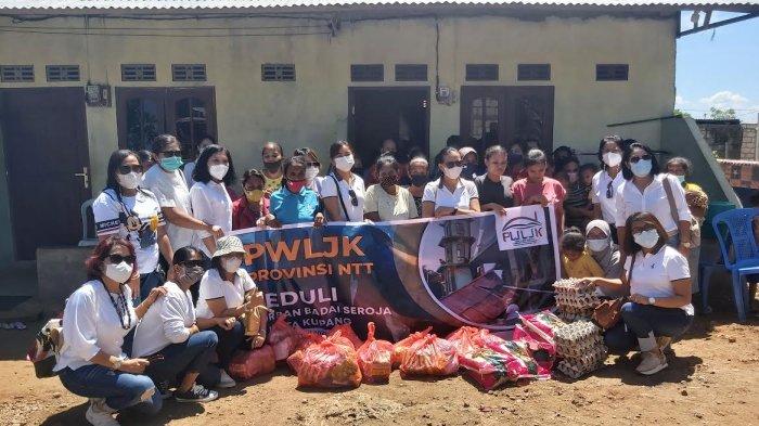 PWLJK NTT Berbagi Kasih untuk Perempuan Terdampak Bencana Seroja, Minggu 25 April 2021 siang.