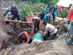 Sempat Arahkan Warga Selamatkan Diri, Sekdes Waimatan Akhirnya Tertimbun Longsor
