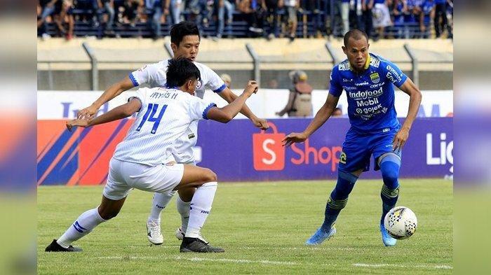 Supardi Nasir dalam laga Persib Bandung vs Arema FC di lanjutan Liga 1 2019 di Stadion Si Jalak Harupat, Soreang, Selasa (12/11/2019).